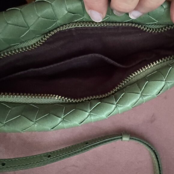 Madewell Green Woven Puff Crossbody Bag - Picture 5 of 5